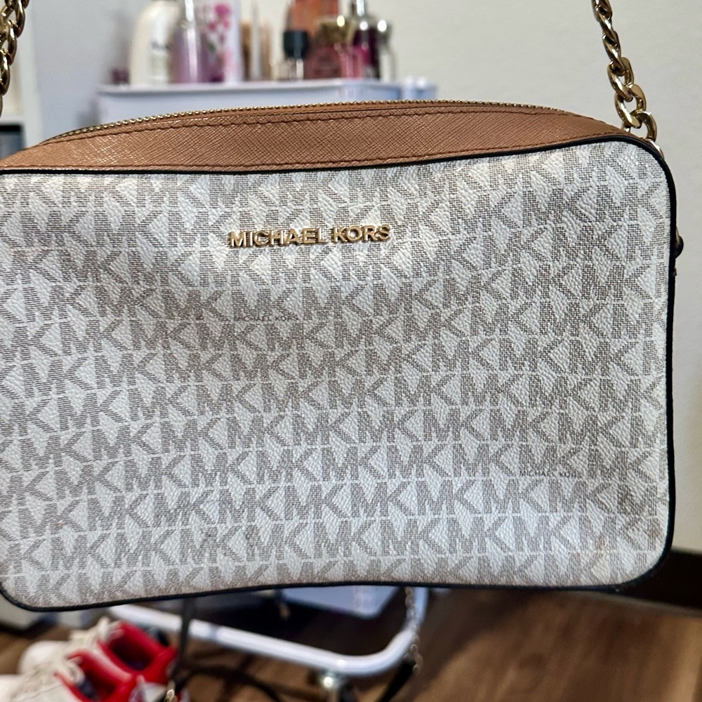 Michael kors crossbody bag